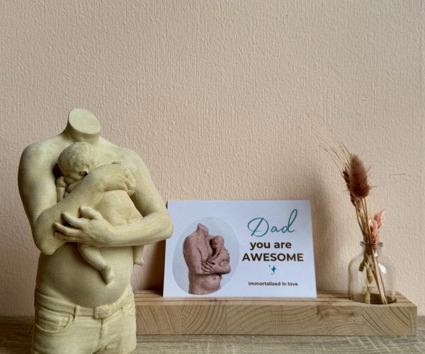 Bellyprint parent & baby statue with gift voucher, a meaningful gift for dads celebrating parenthood and capturing a cherished moment.